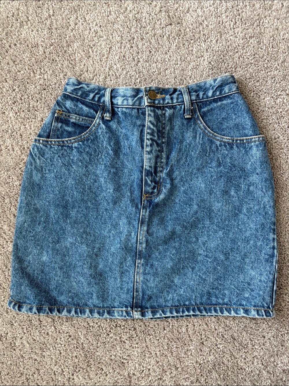 Guess 80’s vintage denim skirt size 28